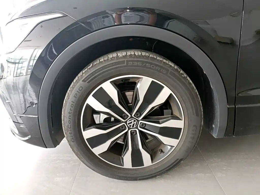 Volkswagen Tiguan L 2025 — фото 23