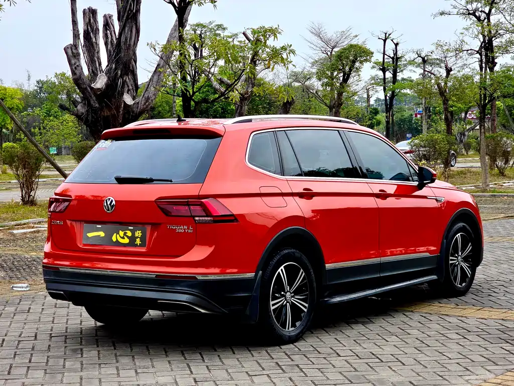 Volkswagen Tiguan L 2017 — фото 10