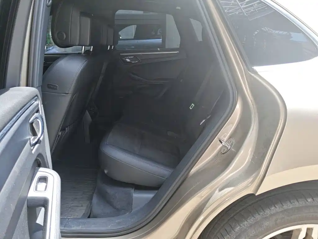 Porsche Macan 2015 — фото 17