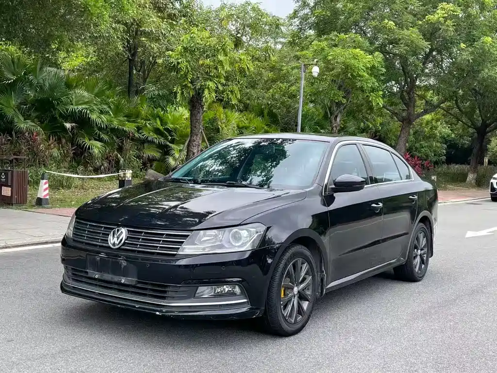 Volkswagen Lavida 2015