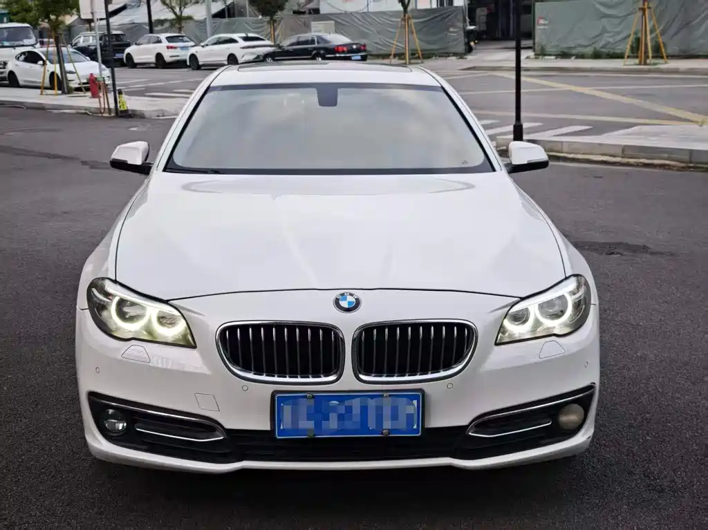 BMW 5 Series 2015 — фото 2