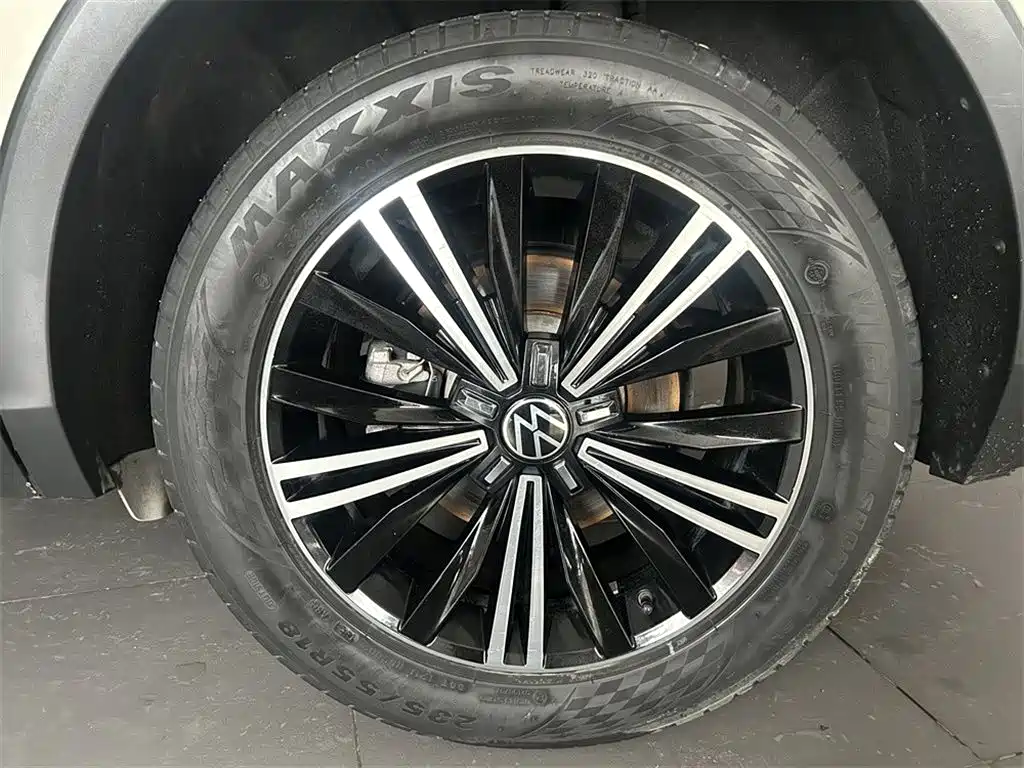 Volkswagen Tiguan L 2021 — фото 13