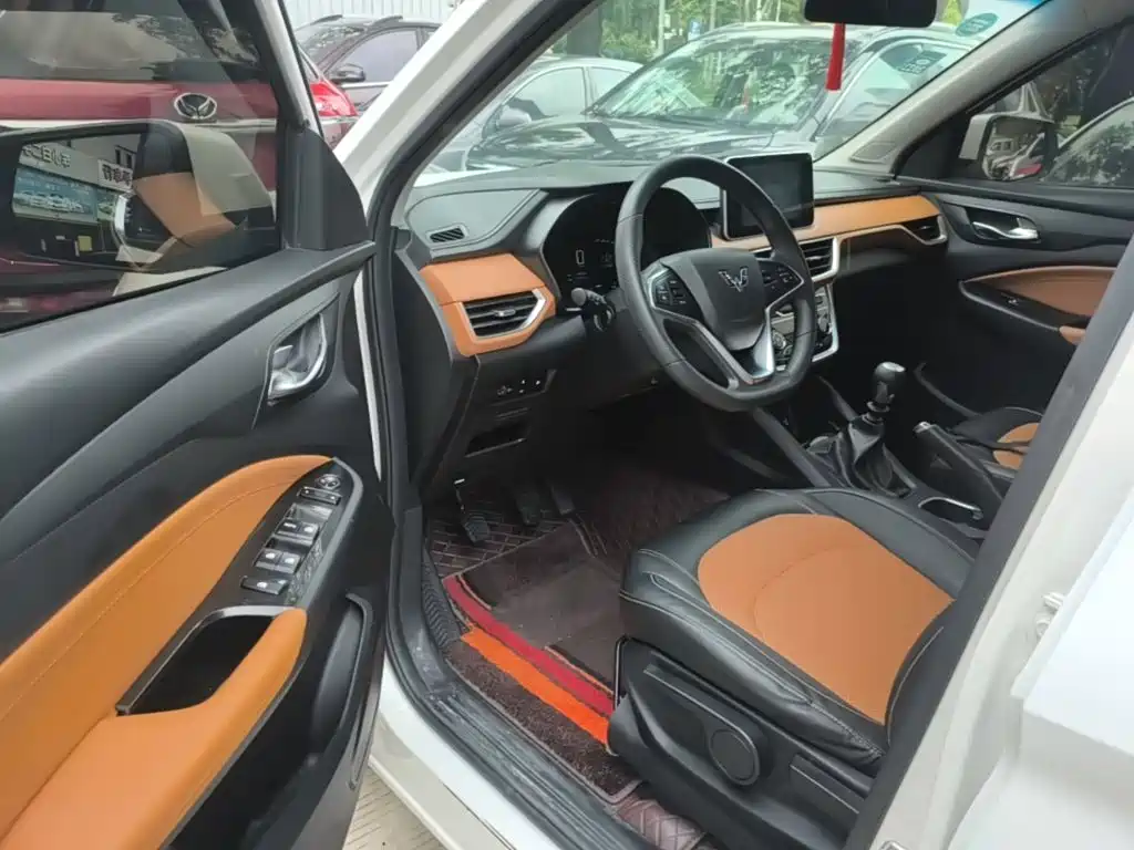 Wuling Hongguang S3 2018 — фото 16