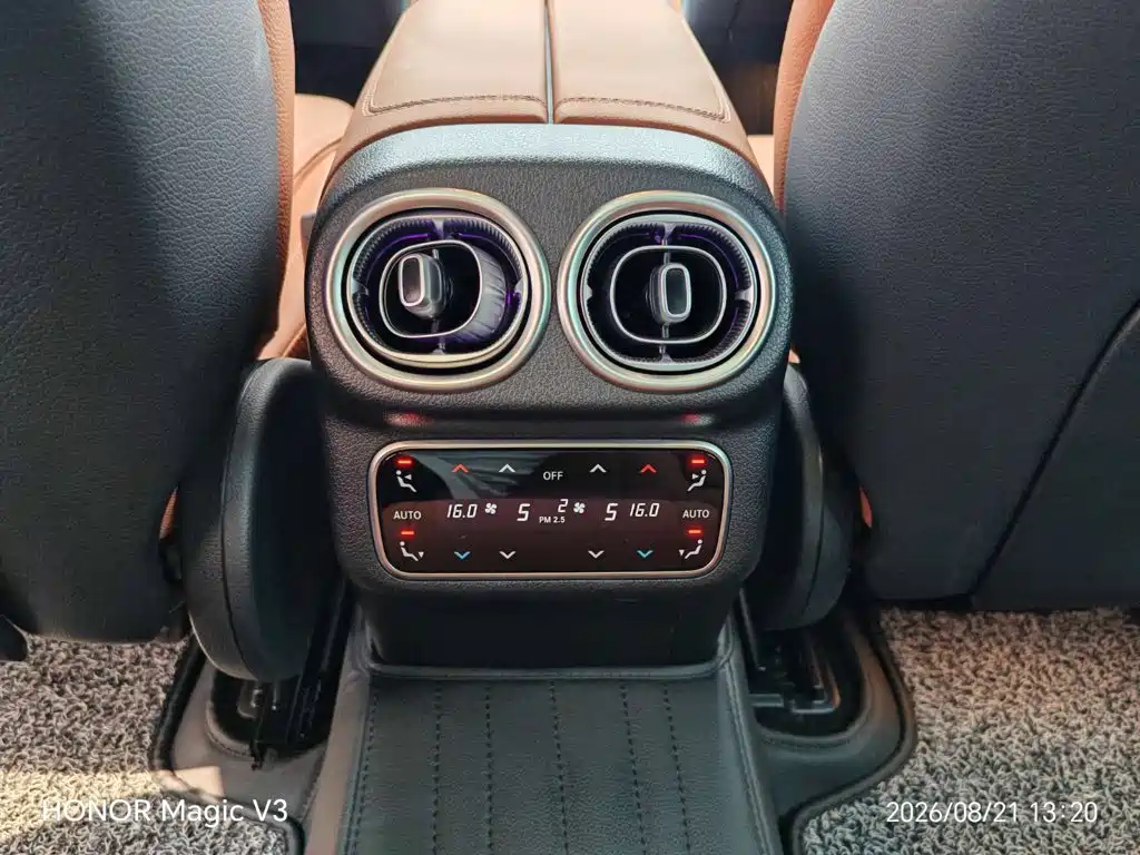 Mercedes-Benz GLC 2025 — фото 10