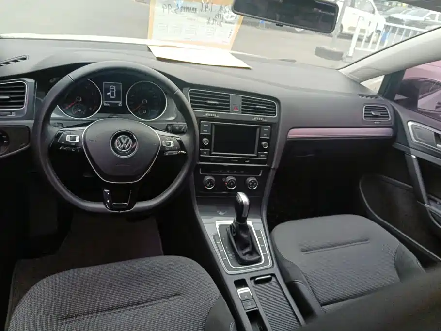Volkswagen Golf 2018 — фото 12