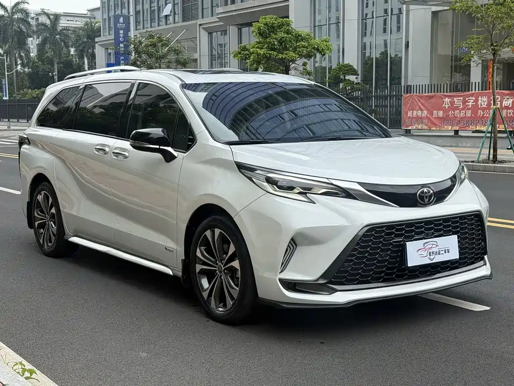 Toyota Granvia 2024