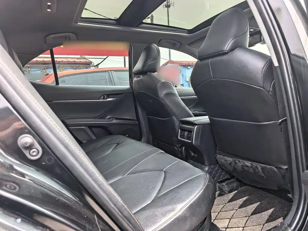 Toyota Camry 2021 — фото 16