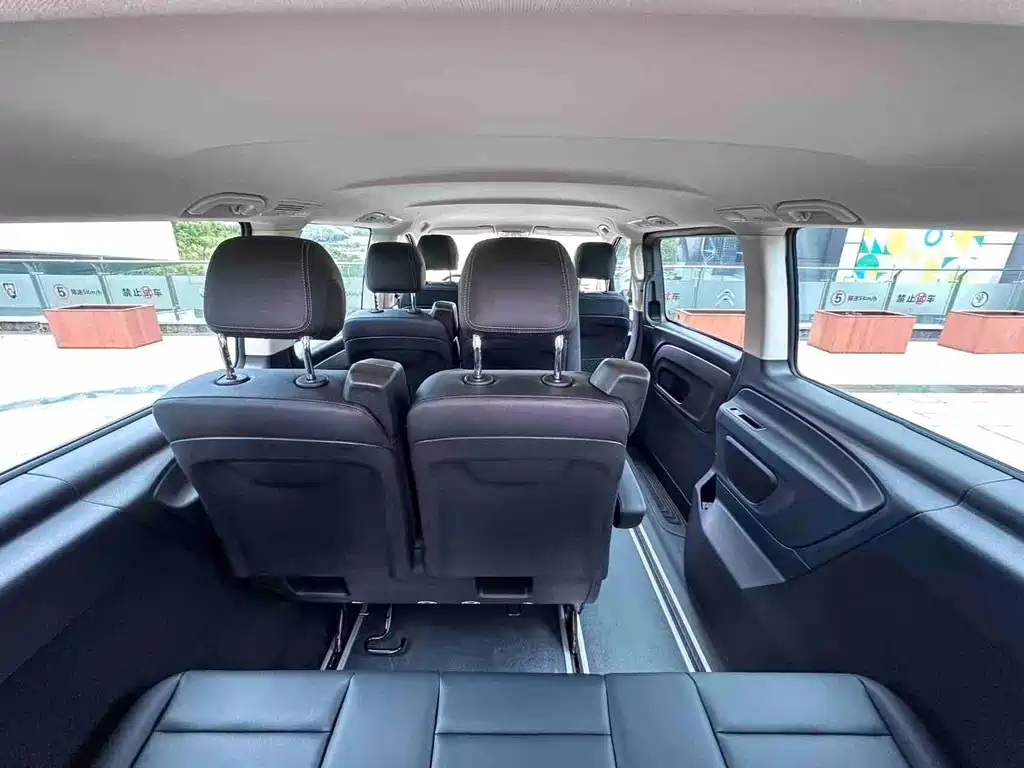 Mercedes-Benz Vito 2023 — фото 16