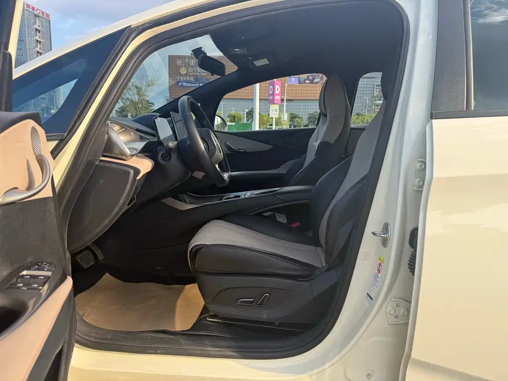 BYD Dolphin 2024