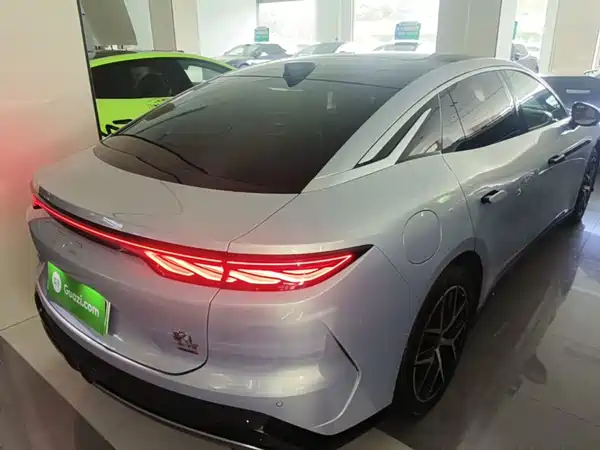 BYD Han L 2025
