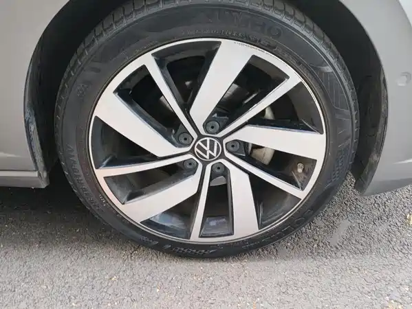 Volkswagen Sagitar 2019