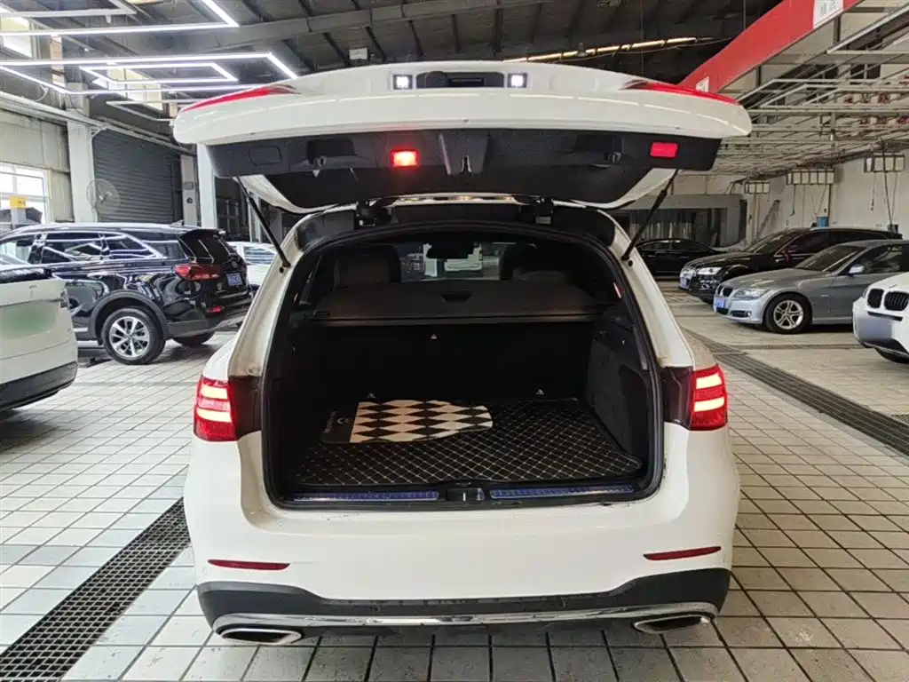 Mercedes-Benz GLC 2017 — фото 19
