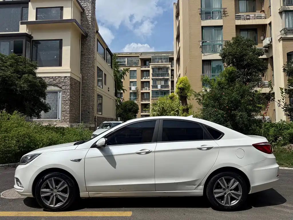 Changan Eado 2018 — фото 5