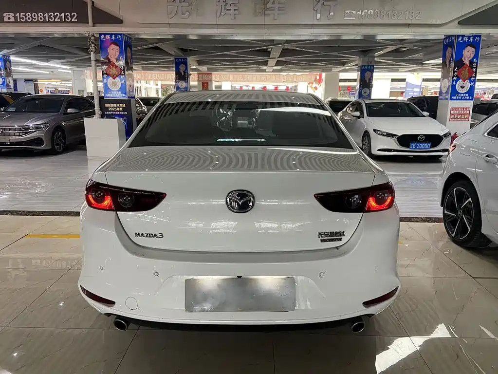 Mazda 3 Axela 2022