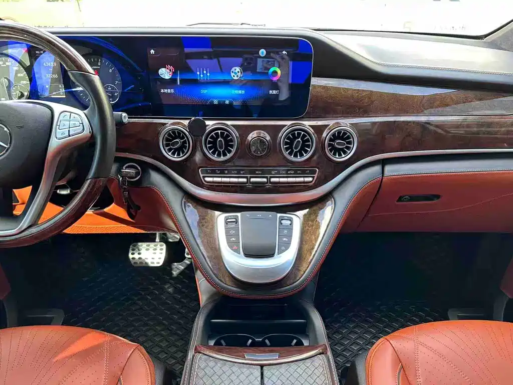 Mercedes-Benz Vito 2023 — фото 15