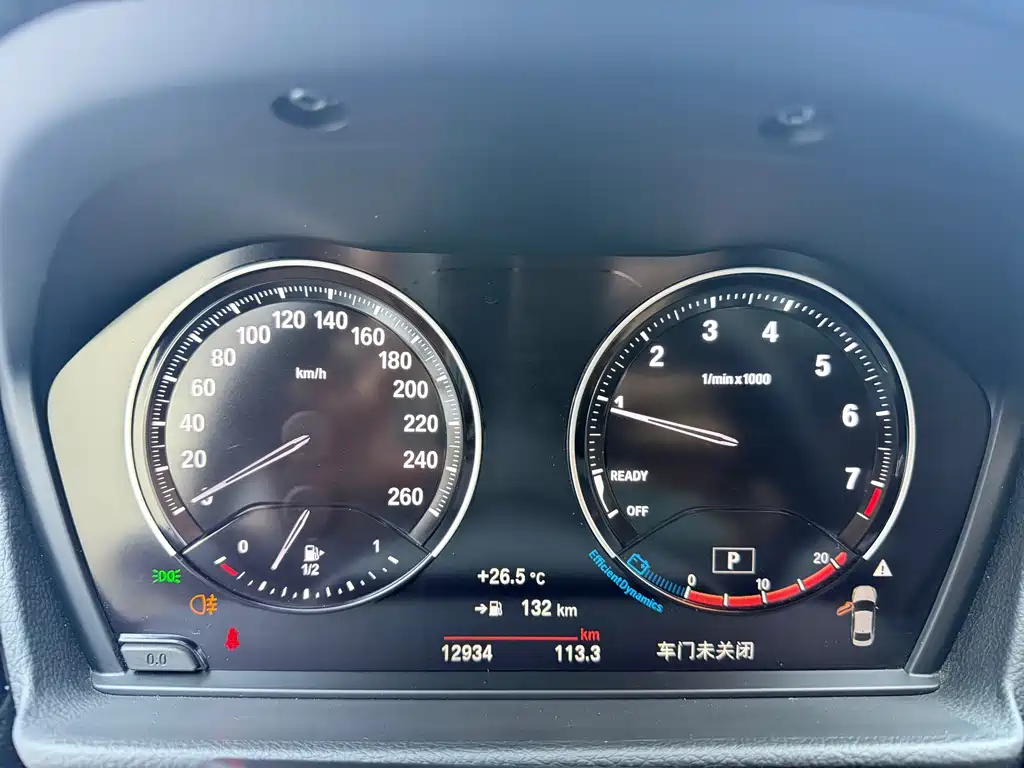 BMW 1 Series 2022 — фото 10