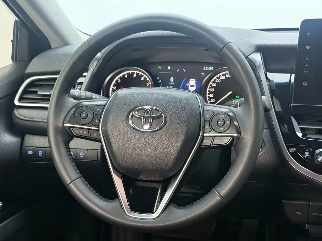 Toyota Camry 2023 — фото 15