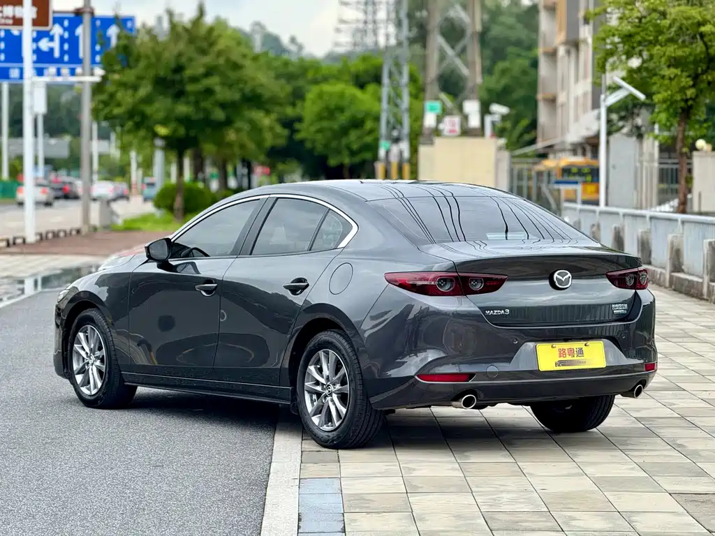 Mazda 3 Axela 2024