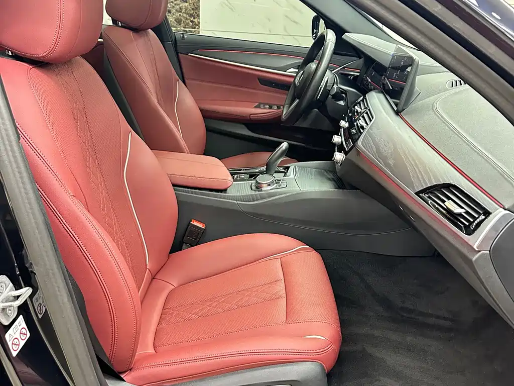 BMW 5 Series 2024 — фото 10