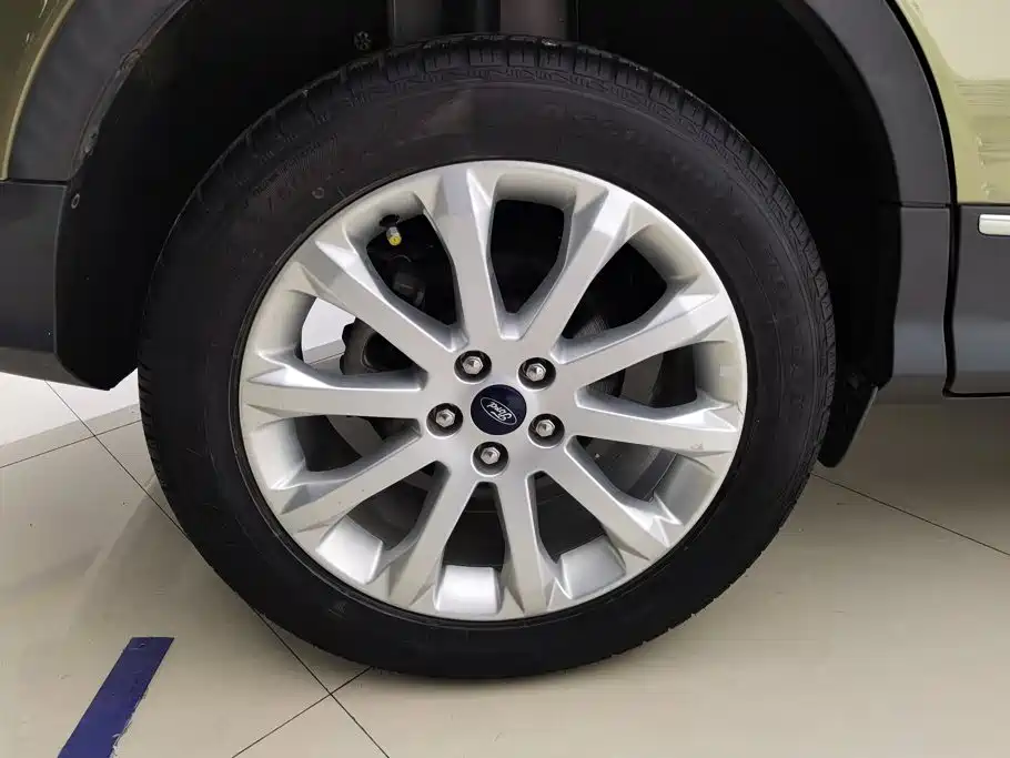 Ford Kuga 2015 — фото 6