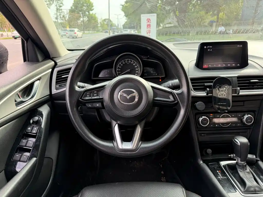 Mazda 3 Axela 2019 — фото 14