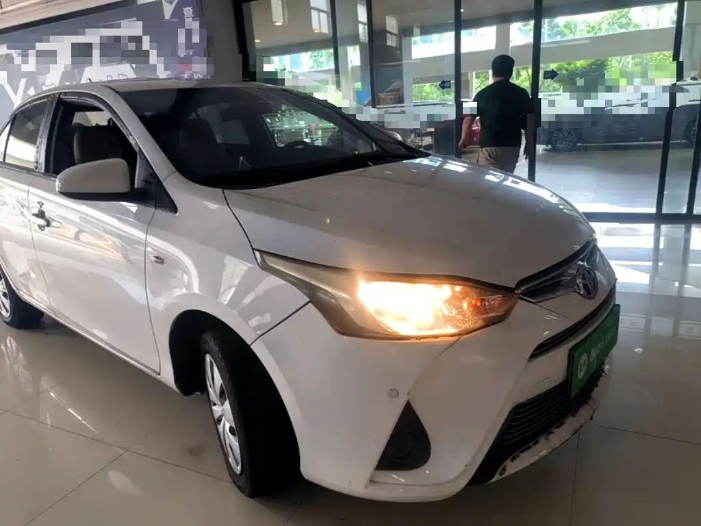 Toyota Yaris L 2019