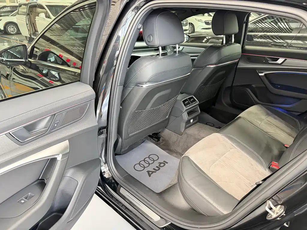Audi A6L 2022