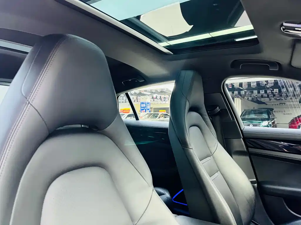 Porsche Panamera 2017 — фото 17