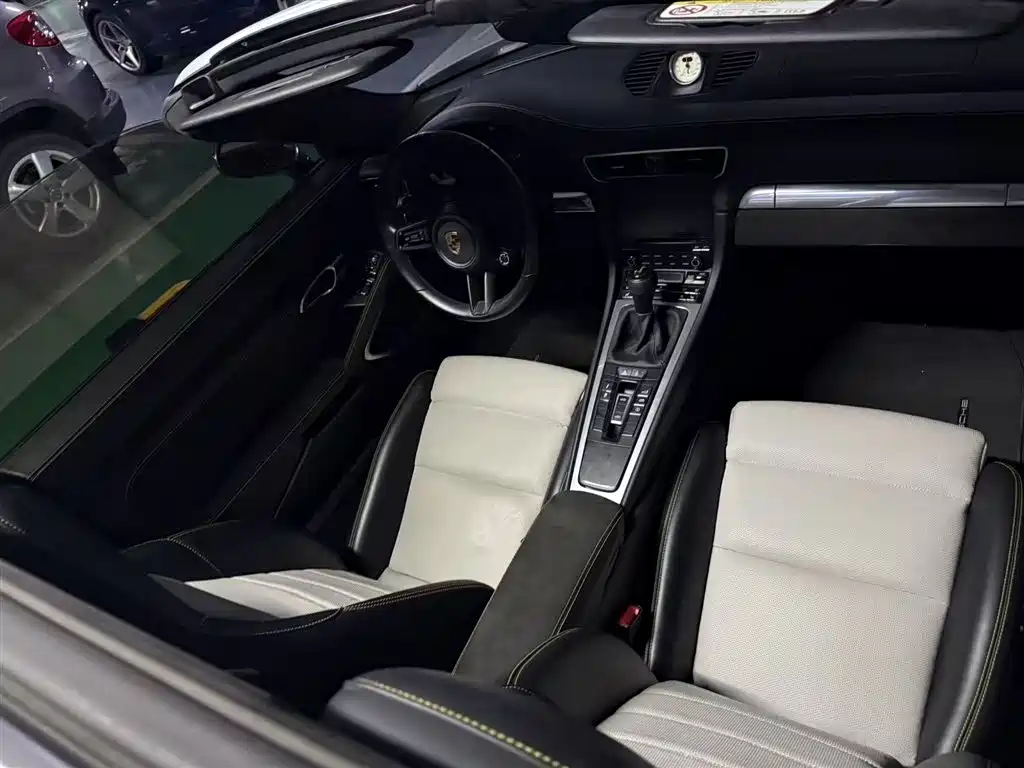 Porsche 911 2019