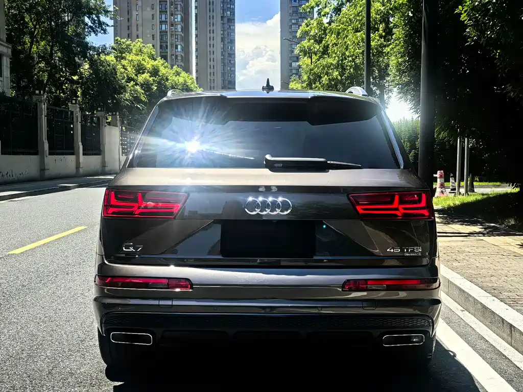 Audi Q7 2017 — фото 6
