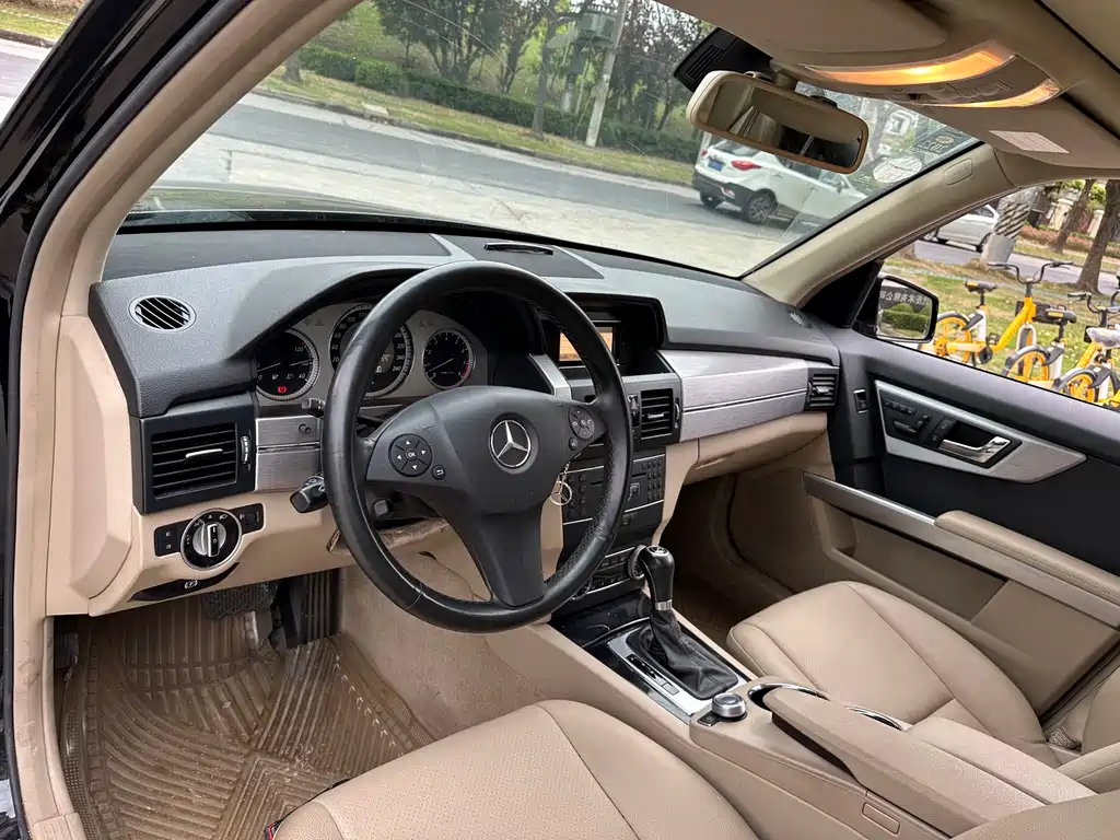 Mercedes-Benz GLK-Class 2011