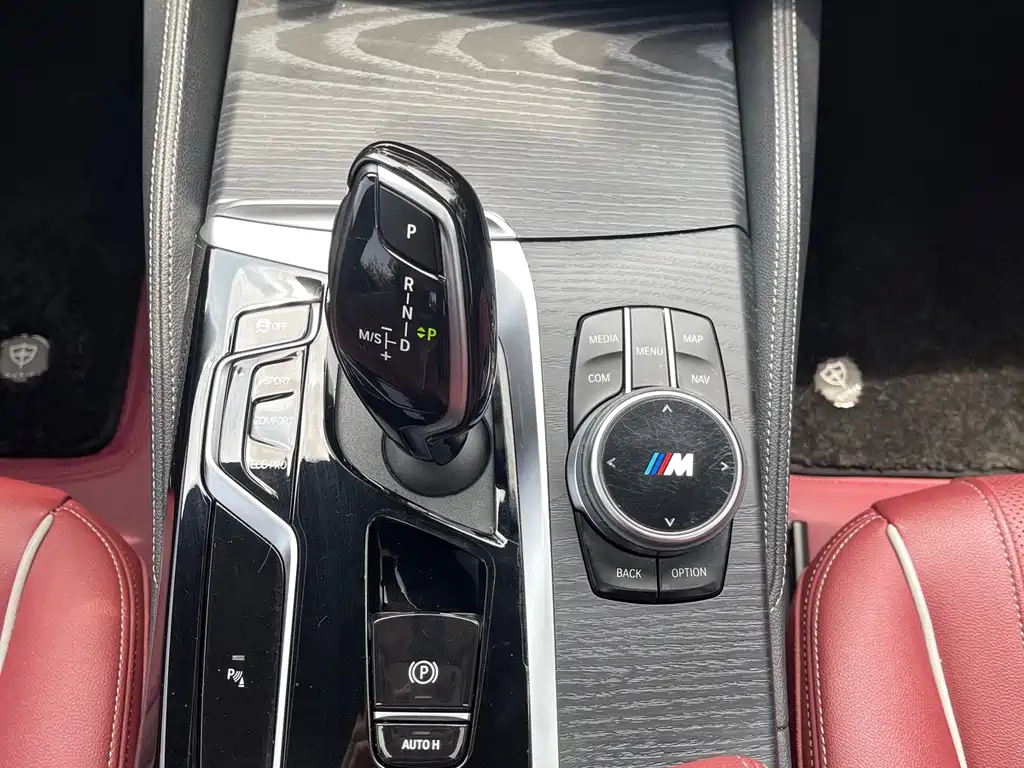 BMW 5 Series 2023 — фото 12