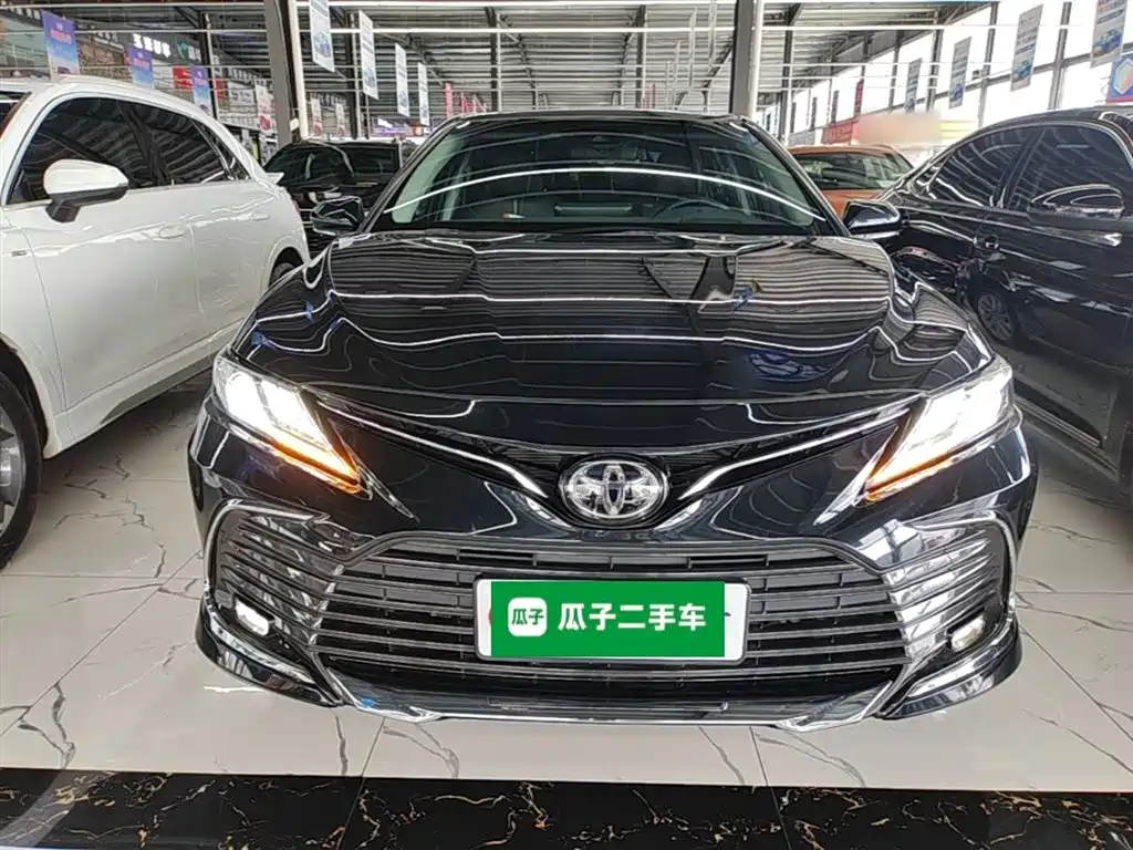 Toyota Camry 2023 — фото 3