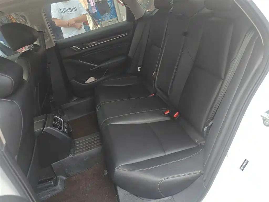 Honda Accord 2022 — фото 13