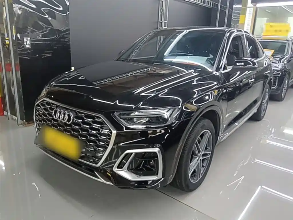 Audi Q5L Sportback 2021 — фото 1