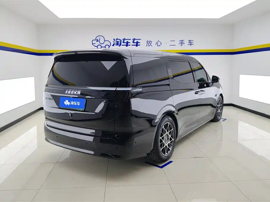 Zeekr 009 2025