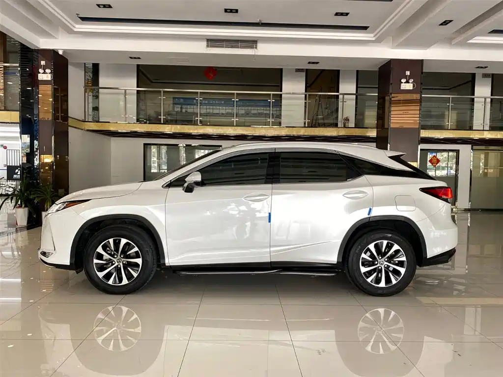 Lexus RX 2021