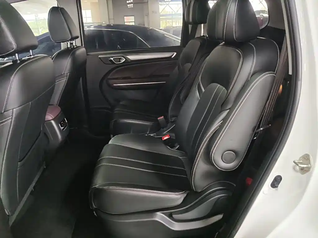 GAC Motor Trumpchi M6 2023 — фото 17