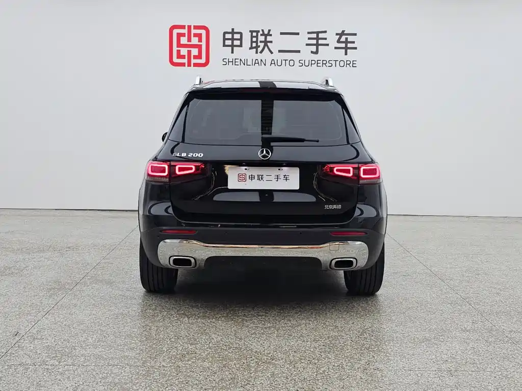 Mercedes-Benz GLB 2023