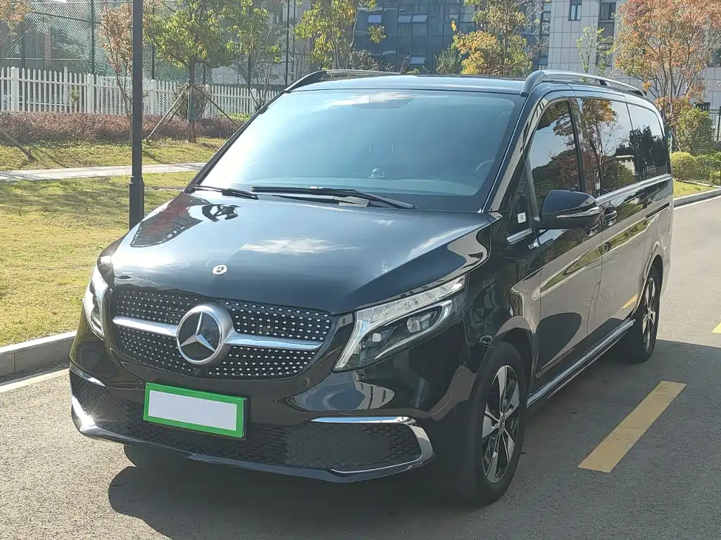 Mercedes-Benz V-Class 2022 — фото 1