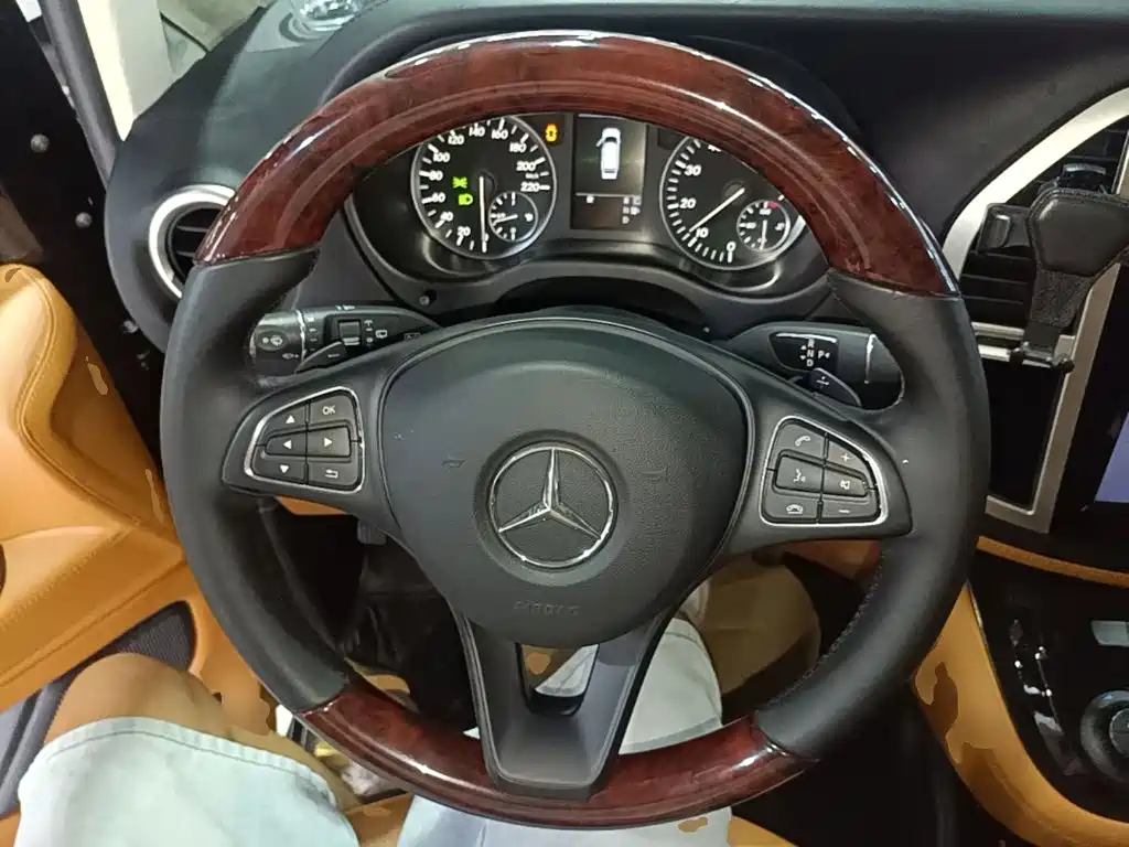 Mercedes-Benz Vito 2018 — фото 11