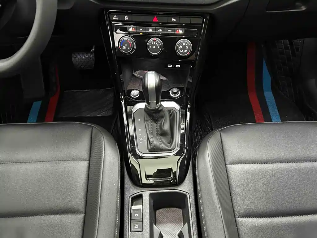 Volkswagen T-Roc 2022 — фото 5