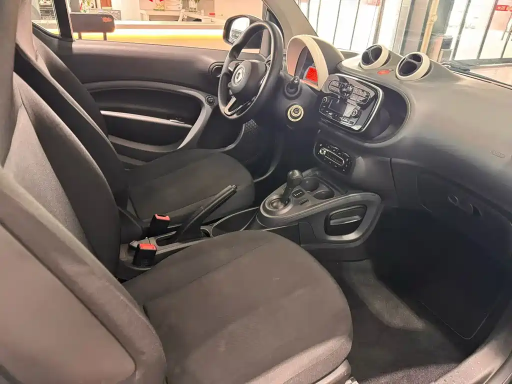 smart fortwo 2018 — фото 9