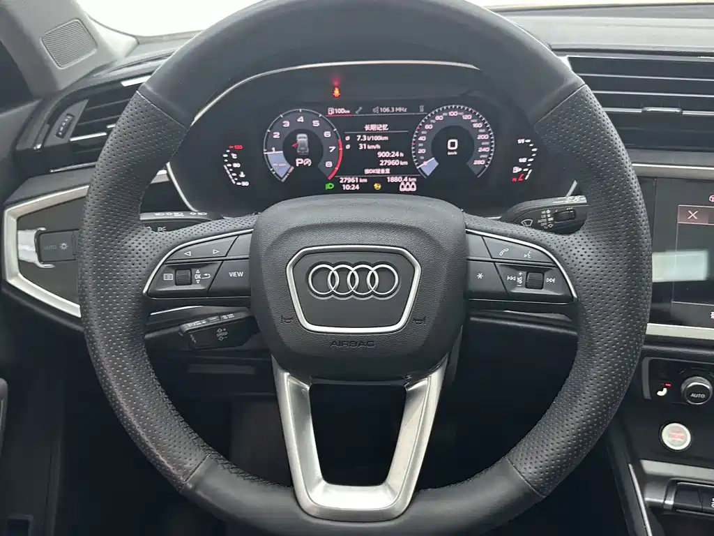 Audi Q3 2022 — фото 12