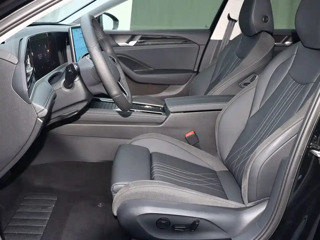 Volkswagen Magotan 2025