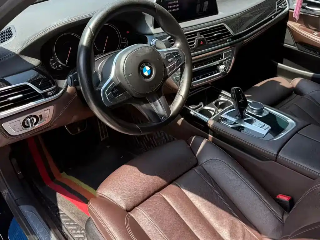 BMW 7 Series 2018 — фото 2