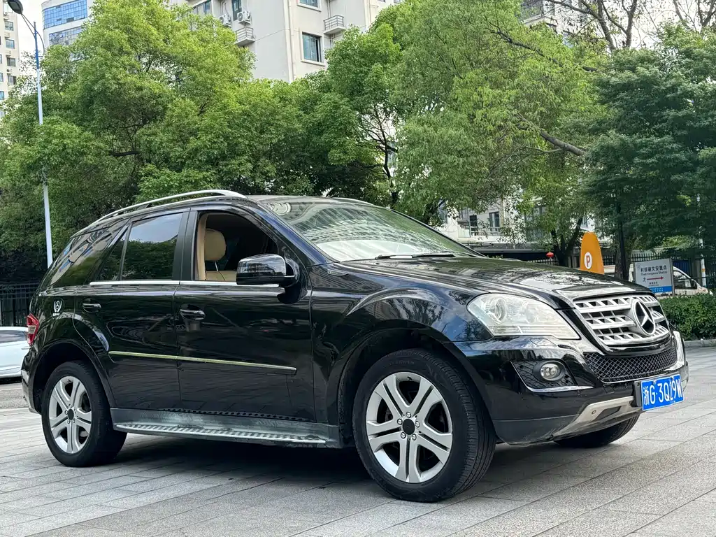 Mercedes-Benz M-Class 2010 — фото 3
