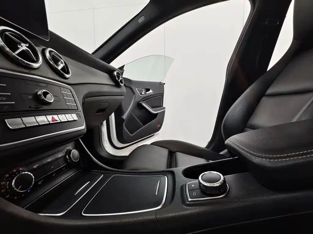 Mercedes-Benz CLA 2018 — фото 12