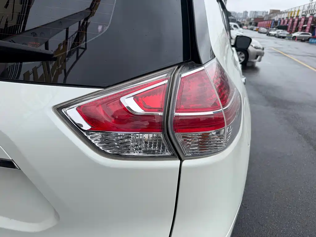 Nissan X-Trail 2015 — фото 11