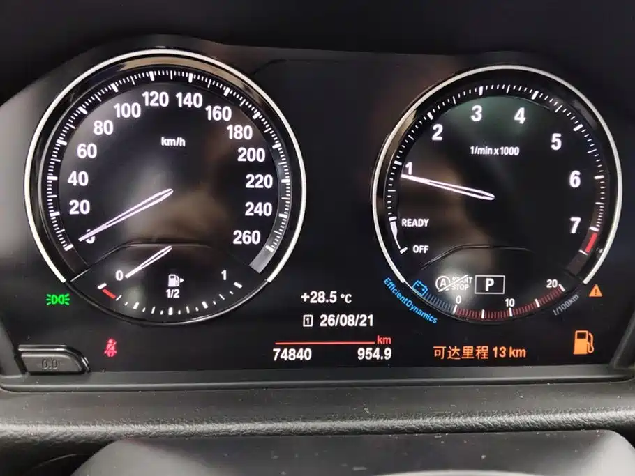 BMW 1 Series 2019 — фото 14